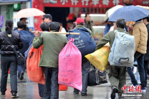 聚焦春節(jié)“恐歸族”：近鄉(xiāng)情怯，恐懼何來？(圖)